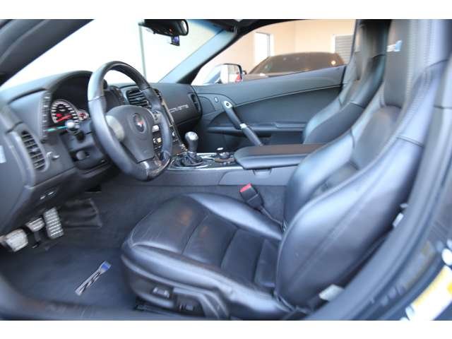 ブラックレザー内装