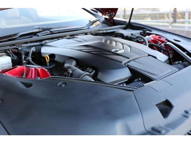 5000cc V8エンジン