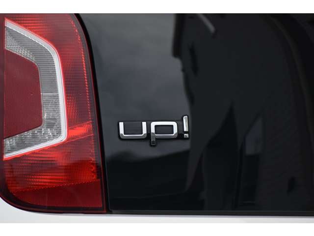 フォルクスワーゲン アップ!ハイアップ! 入庫です!カロッツェリアナビ TV ETC シートヒーター Bluetooth接続 キーレスエントリー コンパクトで運転しやすいお車です!