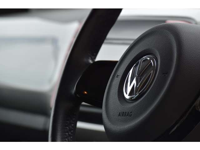 フォルクスワーゲン アップ!ハイアップ! 入庫です!カロッツェリアナビ TV ETC シートヒーター Bluetooth接続 キーレスエントリー コンパクトで運転しやすいお車です!