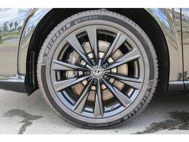 レクサス RX500h Fスポーツパフォーマンス 入庫しました! 赤革シート おくだけ充電 パノラミックビューモニター 装備充実です!低走行の1台!お気軽にお問い合わせください!