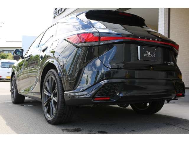 レクサス RX500h Fスポーツパフォーマンス 入庫しました! 赤革シート おくだけ充電 パノラミックビューモニター 装備充実です!低走行の1台!お気軽にお問い合わせください!