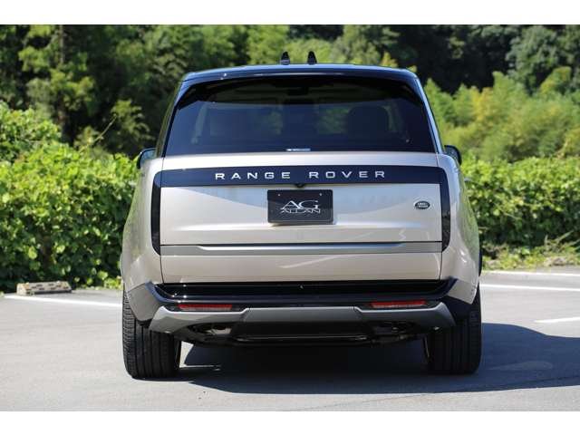 新型レンジローバー HSE P530 4.4リッターV8エンジン 530PS(カタログ値) BMW製エンジン搭載モデルです!