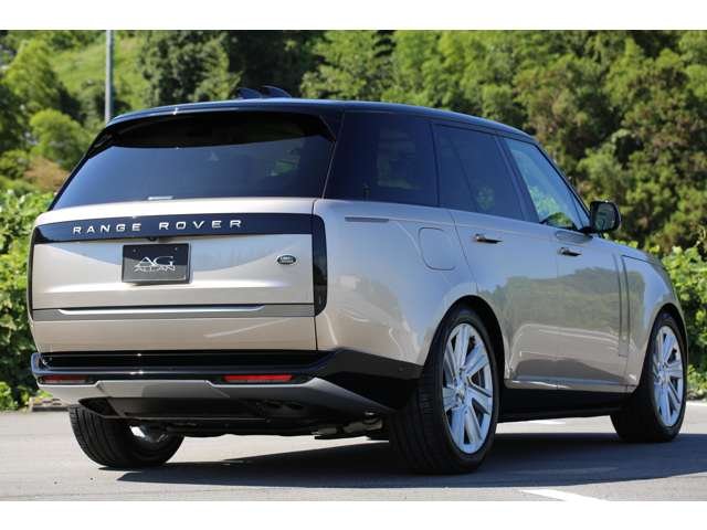 新型レンジローバー HSE P530 4.4リッターV8エンジン 530PS(カタログ値) BMW製エンジン搭載モデルです!