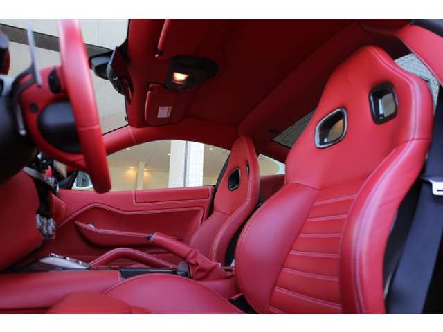 フェラーリ　５９９　入庫しました！　数が少なくなってきているＶ１２エンジンです！赤革シート　走行距離２万キロ台です！お気軽にお問い合わせください！