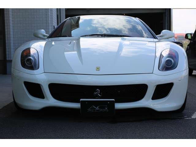 フェラーリ　５９９　入庫しました！　数が少なくなってきているＶ１２エンジンです！赤革シート　走行距離２万キロ台です！お気軽にお問い合わせください！
