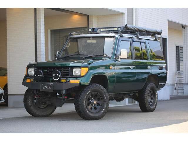 カスタム多数のランドクルーザープラドが入庫しました！全塗装済みです！アウトドア仕様がバッチリ決まった１台です！お気軽にお問い合わせください。