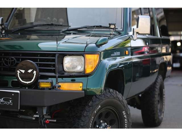 カスタム多数のランドクルーザープラドが入庫しました！全塗装済みです！アウトドア仕様がバッチリ決まった１台です！お気軽にお問い合わせください。