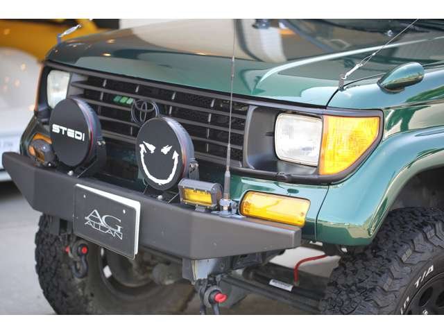 カスタム多数のランドクルーザープラドが入庫しました！全塗装済みです！アウトドア仕様がバッチリ決まった１台です！お気軽にお問い合わせください。