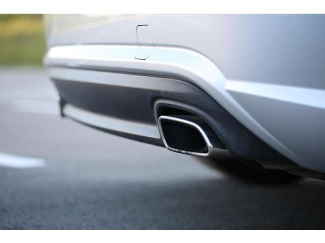 メルセデスベンツＳＬＫ２００　６速ミッションです。内外装ともきれいな１台です！電動オープンでＭＴと楽しいお車になっております！お気軽にお問い合わせください。