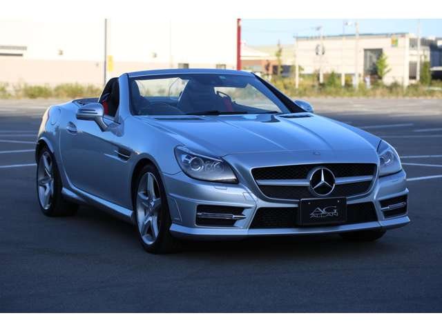 メルセデスベンツＳＬＫ２００　６速ミッションです。内外装ともきれいな１台です！電動オープンでＭＴと楽しいお車になっております！お気軽にお問い合わせください。
