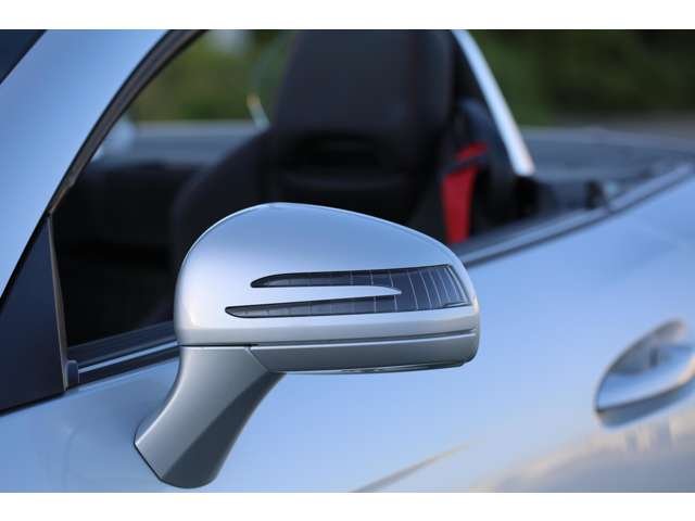 メルセデスベンツＳＬＫ２００　６速ミッションです。内外装ともきれいな１台です！電動オープンでＭＴと楽しいお車になっております！お気軽にお問い合わせください。
