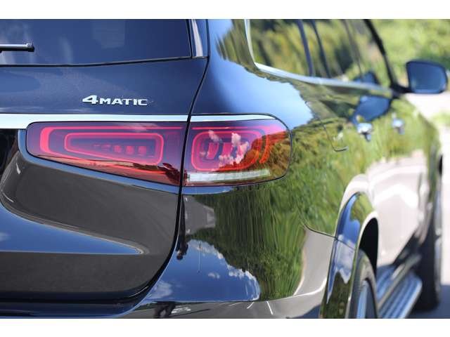 メルセデスベンツ　ＧＬＳ４００ｄ　４マチック　入庫しました！３列シート　黒革シート　パノラミックスライディングルーフ　３６０度カメラ　シートヒーター＆ベンチレーション　ブルメスターサウンド