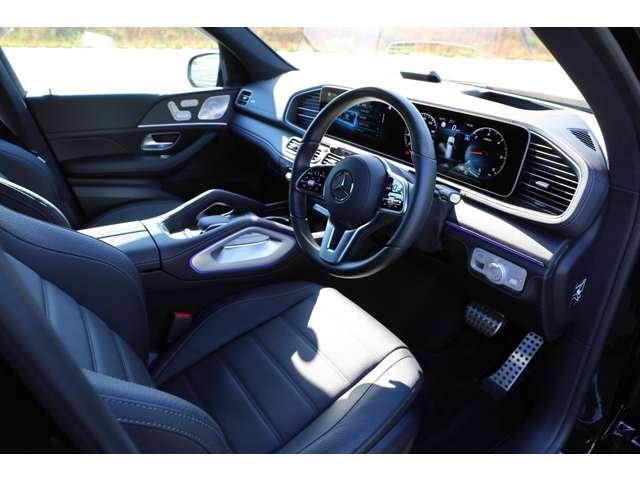 メルセデスベンツ　ＧＬＳ４００ｄ　４マチック　入庫しました！３列シート　黒革シート　パノラミックスライディングルーフ　３６０度カメラ　シートヒーター＆ベンチレーション　ブルメスターサウンド