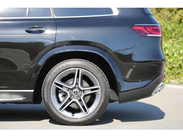 メルセデスベンツ　ＧＬＳ４００ｄ　４マチック　入庫しました！３列シート　黒革シート　パノラミックスライディングルーフ　３６０度カメラ　シートヒーター＆ベンチレーション　ブルメスターサウンド