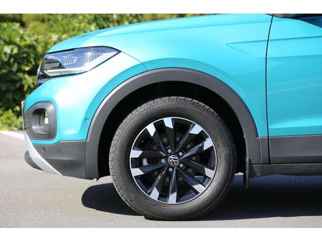 フォルクスワーゲン T-クロス 入庫しました!ナビ TV バックカメラ 衝突被害軽減ブレーキ ワイヤレスチャージ ETC クリアランスソナー 装備充実の1台です!お気軽にお問い合わせください!