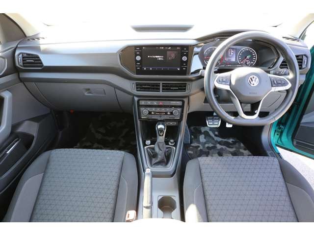 フォルクスワーゲン T-クロス 入庫しました!ナビ TV バックカメラ 衝突被害軽減ブレーキ ワイヤレスチャージ ETC クリアランスソナー 装備充実の1台です!お気軽にお問い合わせください!