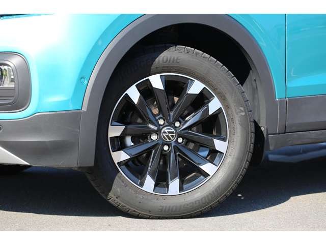 フォルクスワーゲン T-クロス 入庫しました!ナビ TV バックカメラ 衝突被害軽減ブレーキ ワイヤレスチャージ ETC クリアランスソナー 装備充実の1台です!お気軽にお問い合わせください!