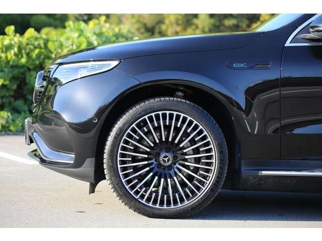 メルセデスベンツＥＱＣ　４００　４マチック　ＡＭＧライン入庫しました！レザーエクスクルーシブパッケージ　ブルメスターサウンド　３６０度カメラ　フルＥＶのＳＵＶです！お気軽にお問い合わせください！