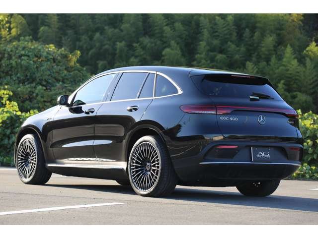 メルセデスベンツＥＱＣ　４００　４マチック　ＡＭＧライン入庫しました！レザーエクスクルーシブパッケージ　ブルメスターサウンド　３６０度カメラ　フルＥＶのＳＵＶです！お気軽にお問い合わせください！