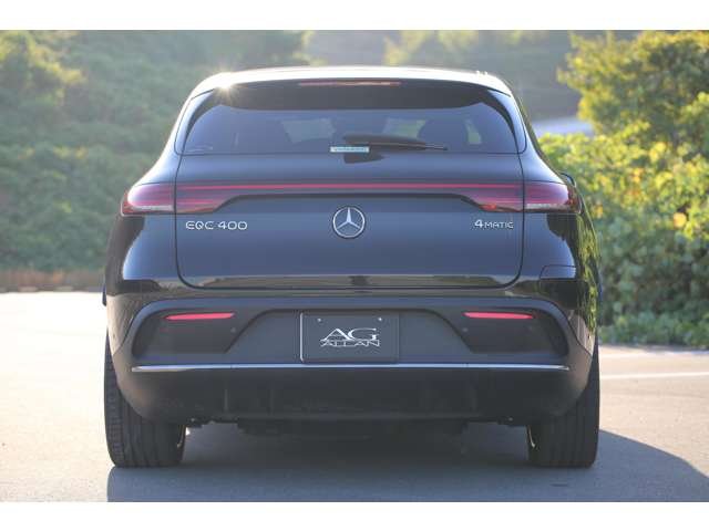 メルセデスベンツＥＱＣ　４００　４マチック　ＡＭＧライン入庫しました！レザーエクスクルーシブパッケージ　ブルメスターサウンド　３６０度カメラ　フルＥＶのＳＵＶです！お気軽にお問い合わせください！