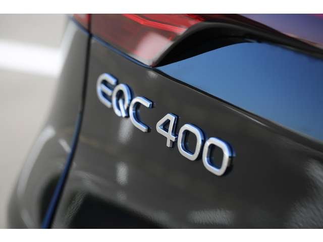 メルセデスベンツＥＱＣ　４００　４マチック　ＡＭＧライン入庫しました！レザーエクスクルーシブパッケージ　ブルメスターサウンド　３６０度カメラ　フルＥＶのＳＵＶです！お気軽にお問い合わせください！