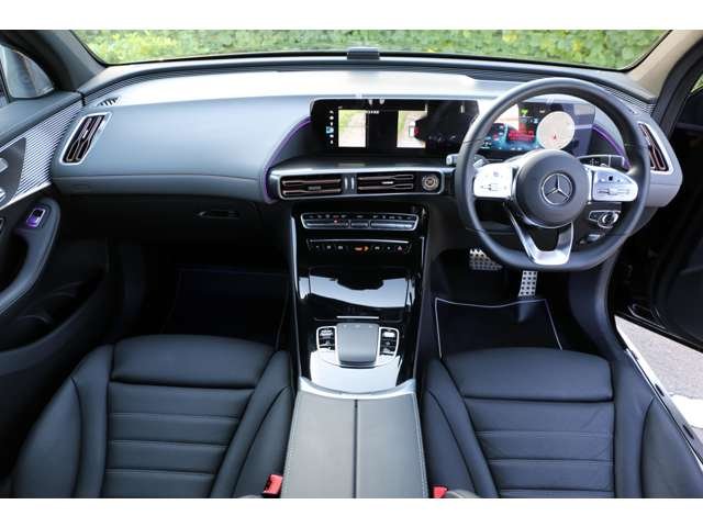 メルセデスベンツＥＱＣ　４００　４マチック　ＡＭＧライン入庫しました！レザーエクスクルーシブパッケージ　ブルメスターサウンド　３６０度カメラ　フルＥＶのＳＵＶです！お気軽にお問い合わせください！