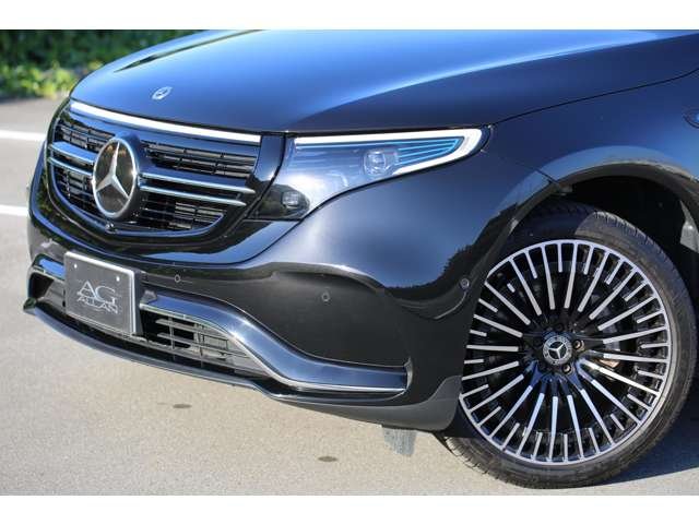 メルセデスベンツＥＱＣ　４００　４マチック　ＡＭＧライン入庫しました！レザーエクスクルーシブパッケージ　ブルメスターサウンド　３６０度カメラ　フルＥＶのＳＵＶです！お気軽にお問い合わせください！