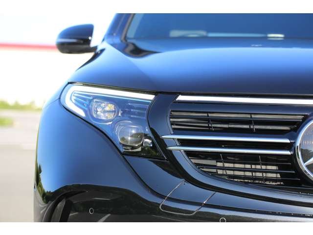 メルセデスベンツＥＱＣ　４００　４マチック　ＡＭＧライン入庫しました！レザーエクスクルーシブパッケージ　ブルメスターサウンド　３６０度カメラ　フルＥＶのＳＵＶです！お気軽にお問い合わせください！