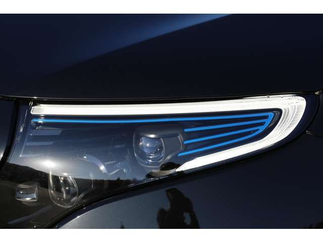 メルセデスベンツＥＱＣ　４００　４マチック　ＡＭＧライン入庫しました！レザーエクスクルーシブパッケージ　ブルメスターサウンド　３６０度カメラ　フルＥＶのＳＵＶです！お気軽にお問い合わせください！