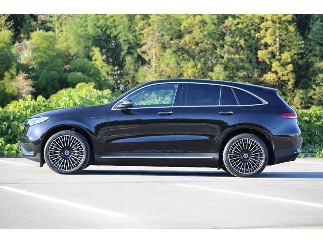 メルセデスベンツＥＱＣ　４００　４マチック　ＡＭＧライン入庫しました！レザーエクスクルーシブパッケージ　ブルメスターサウンド　３６０度カメラ　フルＥＶのＳＵＶです！お気軽にお問い合わせください！