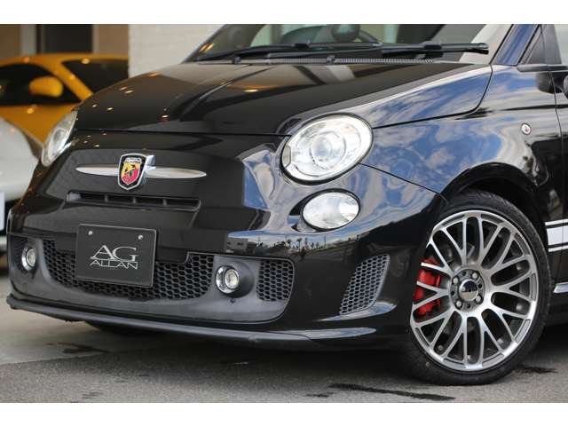 アバルト５００　エッセエッセ　入庫しました！５ＭＴ　赤革シート　キビキビと走る楽しいお車です！４本出しマフラー　ＥＴＣ　お気軽にお問い合わせください！