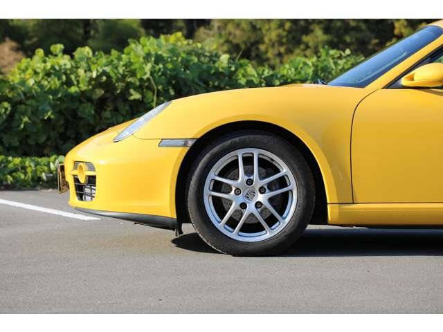 ポルシェ　ケイマン　５ＭＴ　左ハンドル　社外ナビ　ＥＴＣ　付き　車両取扱説明書・記録簿有ります。　お気軽にお問い合わせください！