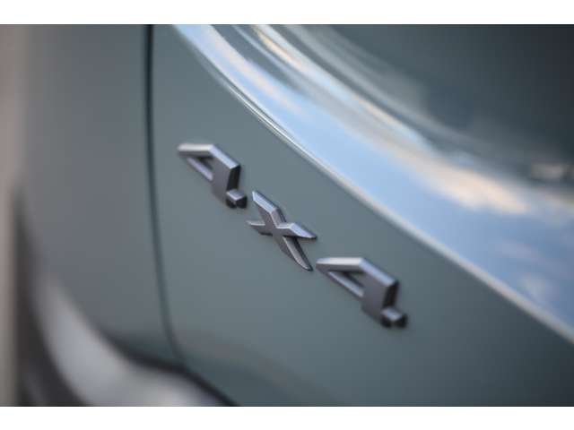 ジープレネゲード トレイルホーク 入庫しました!純正オーディオ バックカメラ スマートキー USB接続 AUX接続 コーナーセンサー 装備充実です!お気軽にお問い合わせください!