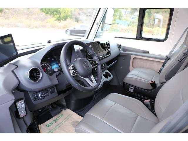 ＫＡＢＥ　インペリアル　ｉ８６０　ＬＢＧ　入庫です！ベンツベースのキャンピングカーです！最新設備満載のお車です！５名まで就寝可能となっております！お気軽にお問い合わせください！