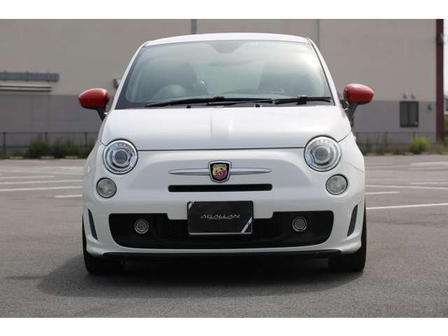 アバルト５００　入庫しました！　５速ミッション　スロットルコントローラー　Ｂｌｕｅｔｏｏｔｈ接続可能　ＥＴＣ　ＯＺ１７インチアルミホイール　シートローダウン　お気軽にお問い合わせください！