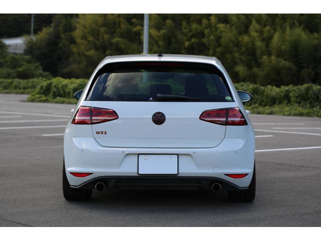 ゴルフＧＴＩ入庫しました！ワンオーナー　ＡＶＡＮＧＡＲＤＥ１９インチＡＷ　ＸＹＺ車高調　スマートキー２個　ナビ　ＴＶ　バックカメラ　社外ブースト計　お気軽にお問い合わせください！