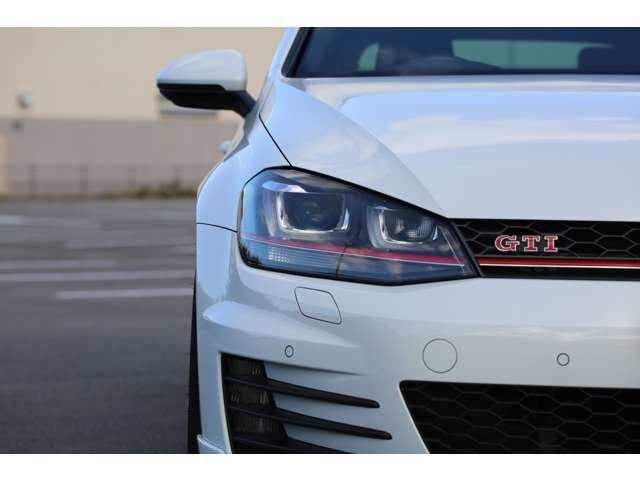 ゴルフＧＴＩ入庫しました！ワンオーナー　ＡＶＡＮＧＡＲＤＥ１９インチＡＷ　ＸＹＺ車高調　スマートキー２個　ナビ　ＴＶ　バックカメラ　社外ブースト計　お気軽にお問い合わせください！