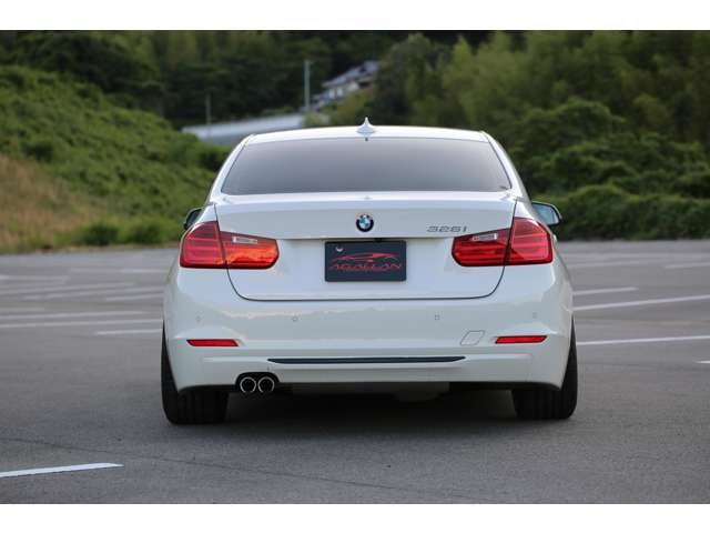 ＢＭＷ　３２８ｉ　入庫しました！ＴＥＩＮ車高調　ＡＣシュニッツァーフロントスポイラー　ナビ　ＴＶ　バックカメラ　ＥＴＣ　スマートキー　レザーシート　装備充実です！お気軽にお問い合わせください！