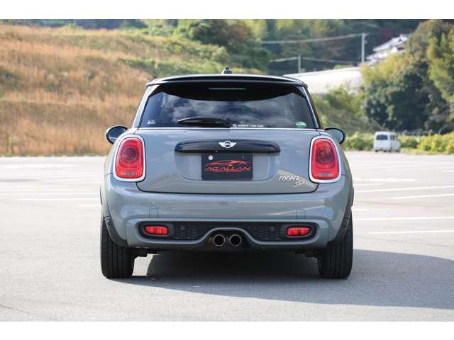 ＭＩＮＩクーパーＳＤ入庫しました！　ナビ　ＴＶ　バックカメラ　スマートキー　エンジンプッシュスタート　おしゃれなグレーツートンです！お気軽にお問い合わせください！