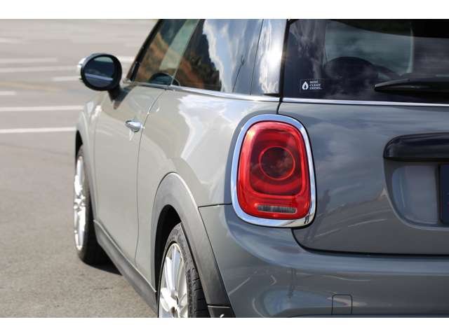 ＭＩＮＩクーパーＳＤ入庫しました！　ナビ　ＴＶ　バックカメラ　スマートキー　エンジンプッシュスタート　おしゃれなグレーツートンです！お気軽にお問い合わせください！