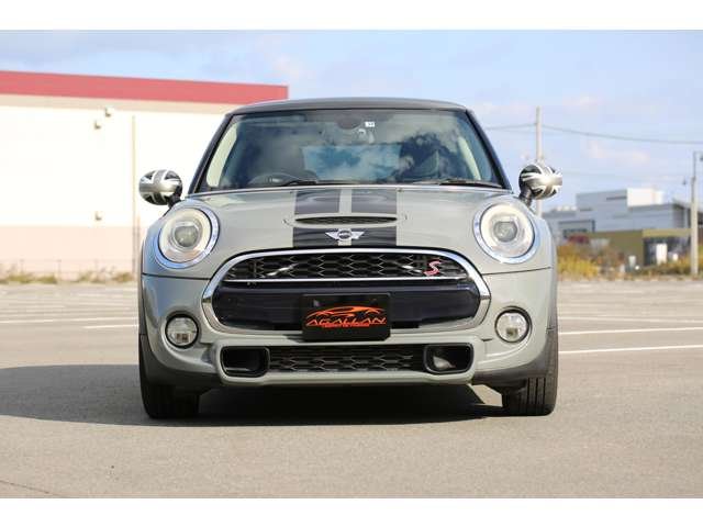 ＭＩＮＩクーパーＳＤ入庫しました！　ナビ　ＴＶ　バックカメラ　スマートキー　エンジンプッシュスタート　おしゃれなグレーツートンです！お気軽にお問い合わせください！