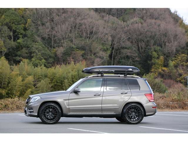 ＧＬＫ３５０　入庫しました！お洒落なブラウンカラーです！社外ＡＷとオールテレーンタイヤでアウトドアな雰囲気に仕上がってます！お気軽にお問い合わせください！
