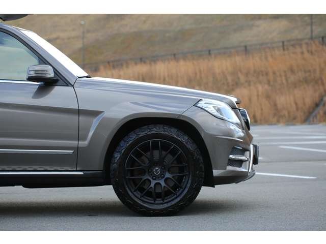 ＧＬＫ３５０　入庫しました！お洒落なブラウンカラーです！社外ＡＷとオールテレーンタイヤでアウトドアな雰囲気に仕上がってます！お気軽にお問い合わせください！