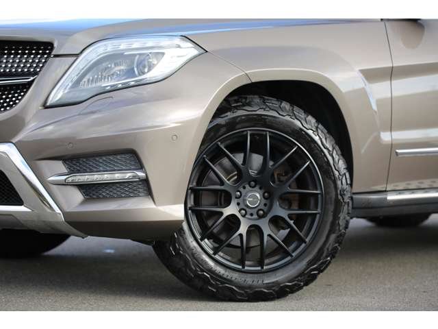 ＧＬＫ３５０　入庫しました！お洒落なブラウンカラーです！社外ＡＷとオールテレーンタイヤでアウトドアな雰囲気に仕上がってます！お気軽にお問い合わせください！