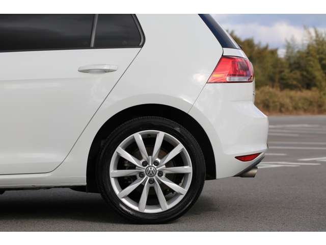 ゴルフＴＳＩハイラインブルーモーションテクノロジー入庫しました！低走行の１台です！ナビ・バックカメラ・Ｂｌｕｅｔｏｏｔｈ接続・スマートキー　コンパクトで運転しやすいお車です！