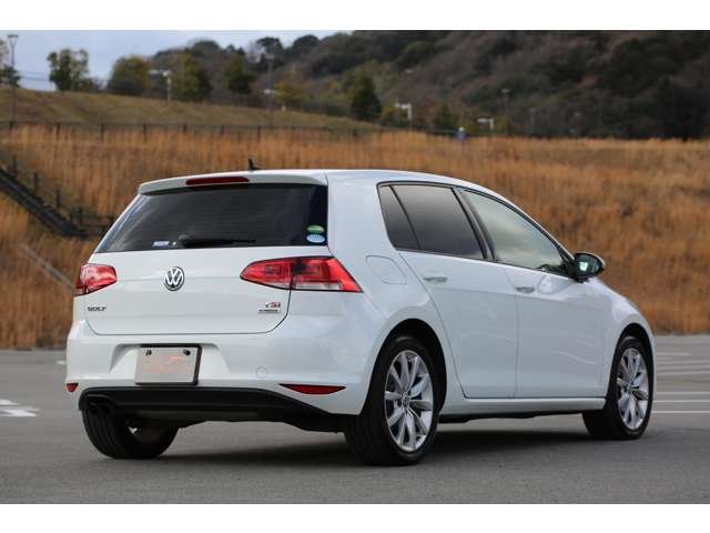 ゴルフＴＳＩハイラインブルーモーションテクノロジー入庫しました！低走行の１台です！ナビ・バックカメラ・Ｂｌｕｅｔｏｏｔｈ接続・スマートキー　コンパクトで運転しやすいお車です！