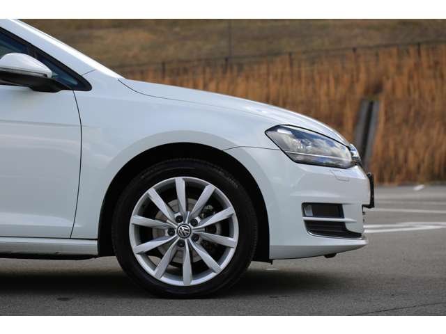 ゴルフＴＳＩハイラインブルーモーションテクノロジー入庫しました！低走行の１台です！ナビ・バックカメラ・Ｂｌｕｅｔｏｏｔｈ接続・スマートキー　コンパクトで運転しやすいお車です！