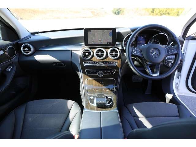 Ｃ６３ルックエアロ　２０ＡＷ　ダウンサス　純正ナビ　バックカメラ　ＥＴＣ　Ｂｌｕｅｔｏｏｔｈ接続　パワーバックドア　程よくカスタムされた１台です！お気軽にお問い合わせください！