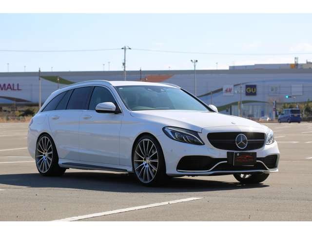 Ｃ６３ルックエアロ　２０ＡＷ　ダウンサス　純正ナビ　バックカメラ　ＥＴＣ　Ｂｌｕｅｔｏｏｔｈ接続　パワーバックドア　程よくカスタムされた１台です！お気軽にお問い合わせください！